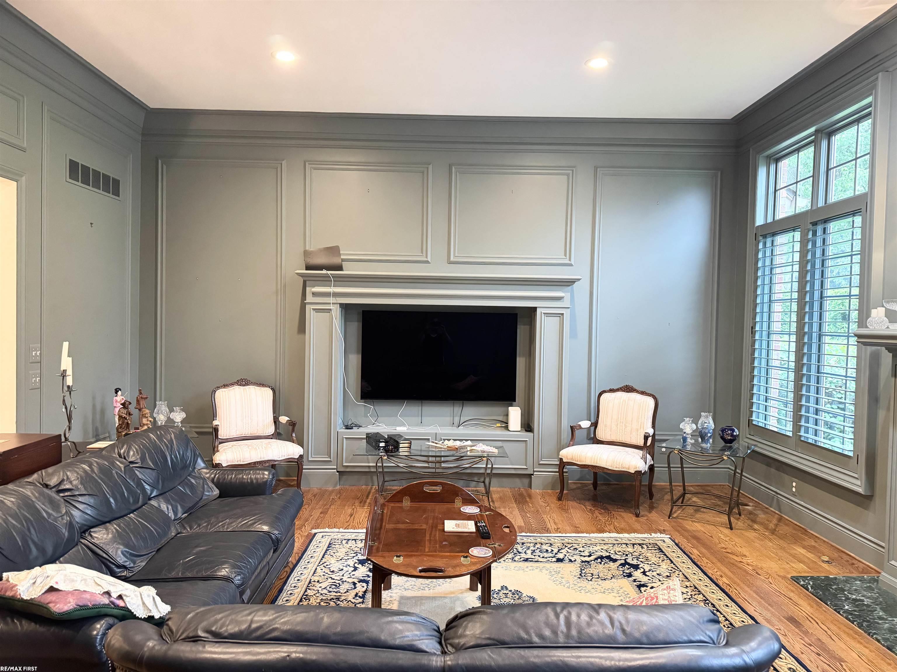 14326 Merci Avenue