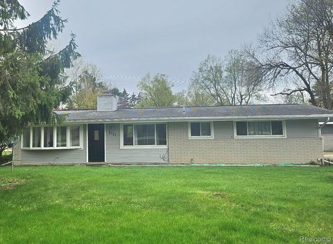 2121 S Commerce Road Wolverine Lake Village MI 48390