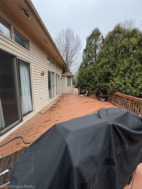 Tiny photo for 3989 S Shore Drive, Commerce Charter Township, MI 48382 (MLS # 20261016491)