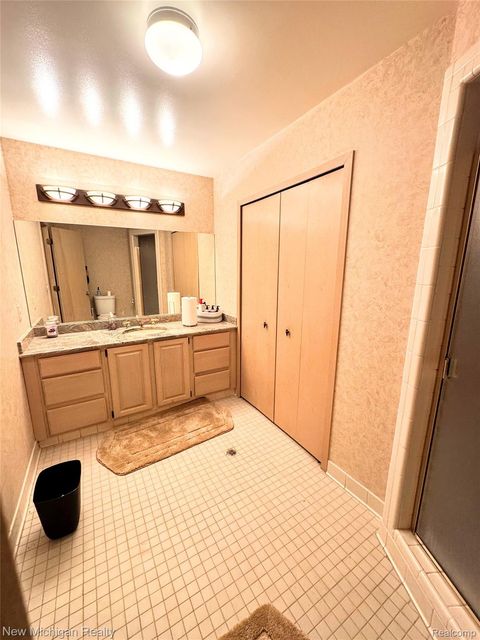 Tiny photo for 3989 S Shore Drive, Commerce Charter Township, MI 48382 (MLS # 20261016491)