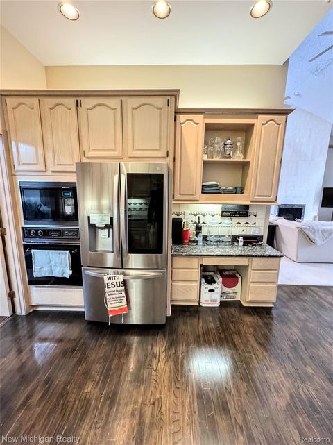 Tiny photo for 3989 S Shore Drive, Commerce Charter Township, MI 48382 (MLS # 20261016491)