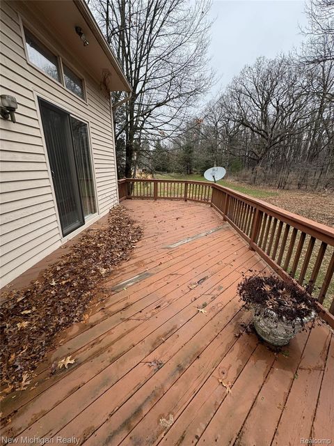Tiny photo for 3989 S Shore Drive, Commerce Charter Township, MI 48382 (MLS # 20261016491)