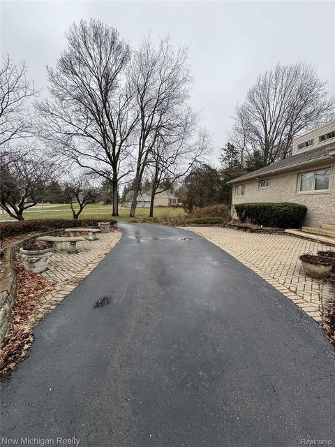 Tiny photo for 3989 S Shore Drive, Commerce Charter Township, MI 48382 (MLS # 20261016491)