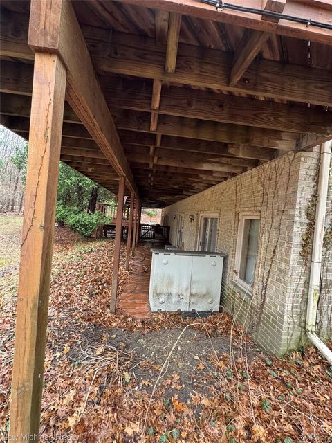 Tiny photo for 3989 S Shore Drive, Commerce Charter Township, MI 48382 (MLS # 20261016491)