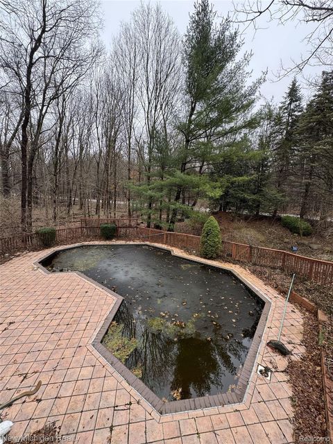 Tiny photo for 3989 S Shore Drive, Commerce Charter Township, MI 48382 (MLS # 20261016491)