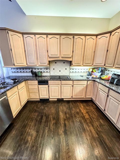 Tiny photo for 3989 S Shore Drive, Commerce Charter Township, MI 48382 (MLS # 20261016491)