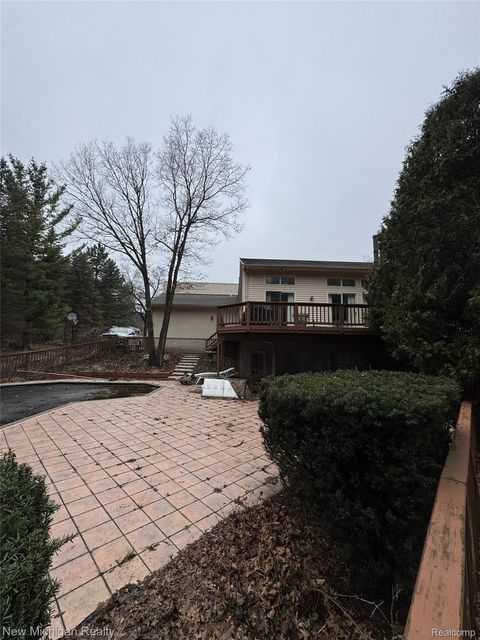Tiny photo for 3989 S Shore Drive, Commerce Charter Township, MI 48382 (MLS # 20261016491)