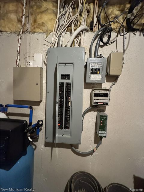 Tiny photo for 3989 S Shore Drive, Commerce Charter Township, MI 48382 (MLS # 20261016491)