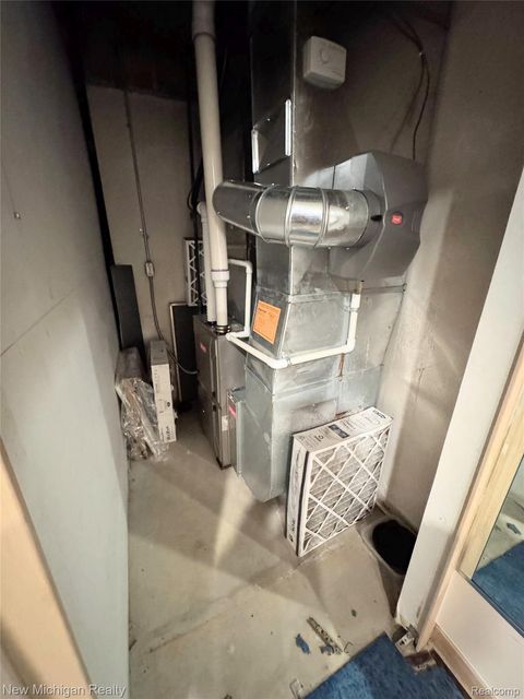 Tiny photo for 3989 S Shore Drive, Commerce Charter Township, MI 48382 (MLS # 20261016491)