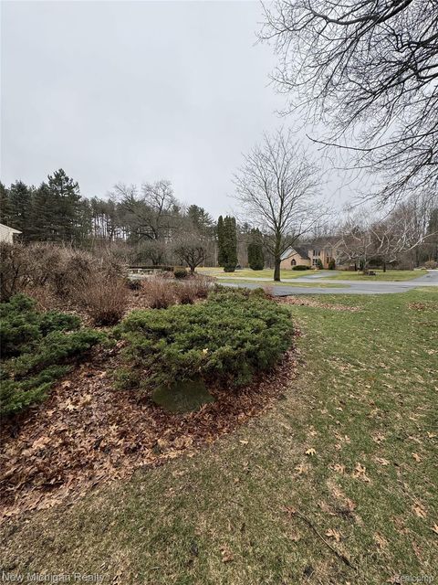 Tiny photo for 3989 S Shore Drive, Commerce Charter Township, MI 48382 (MLS # 20261016491)