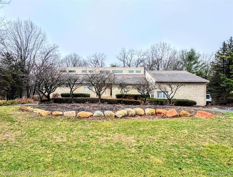 Photo of 3989 S Shore Drive, Commerce Charter Township, MI 48382 (MLS # 20261016491)