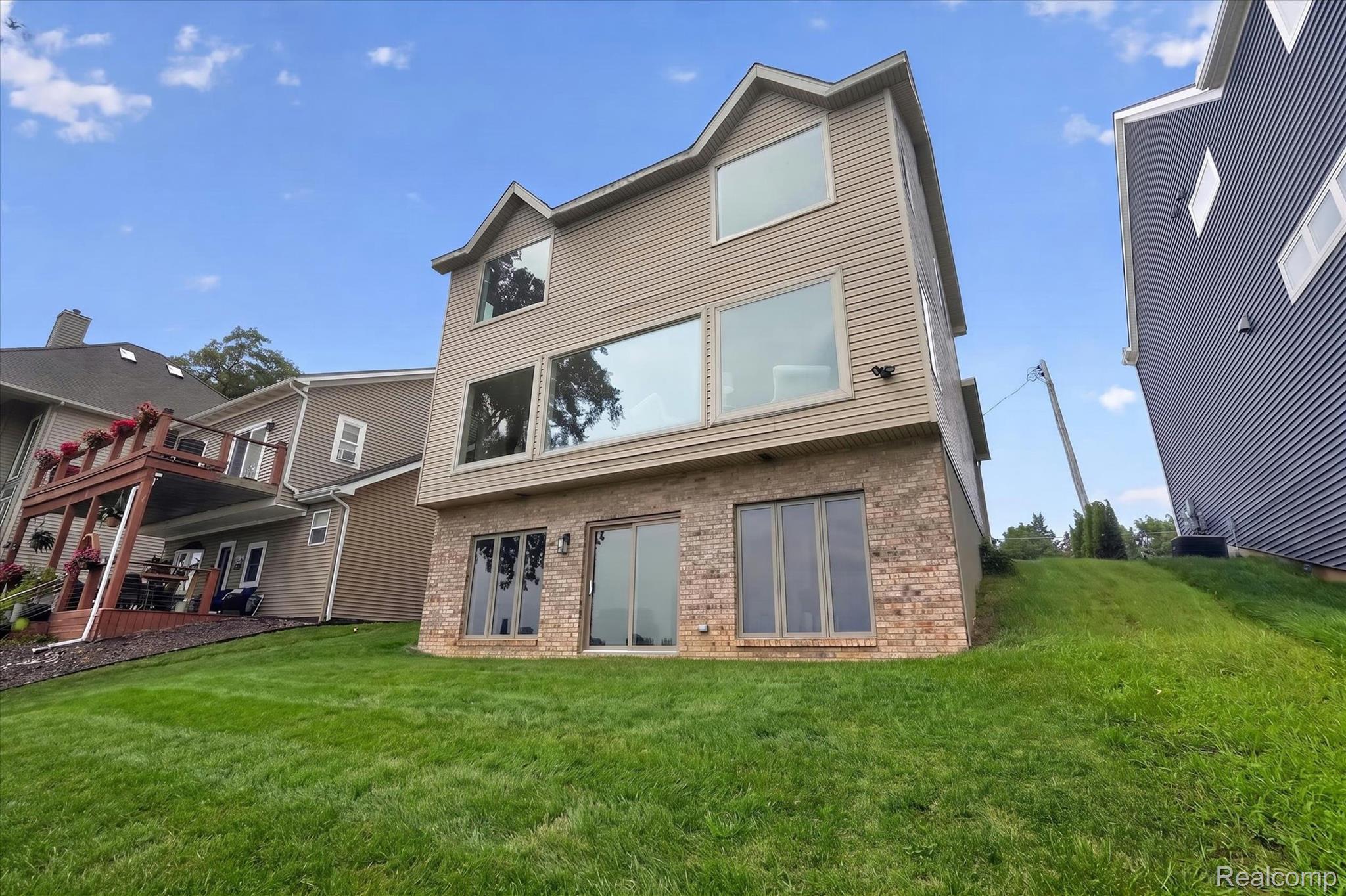 3429 Rolston Road