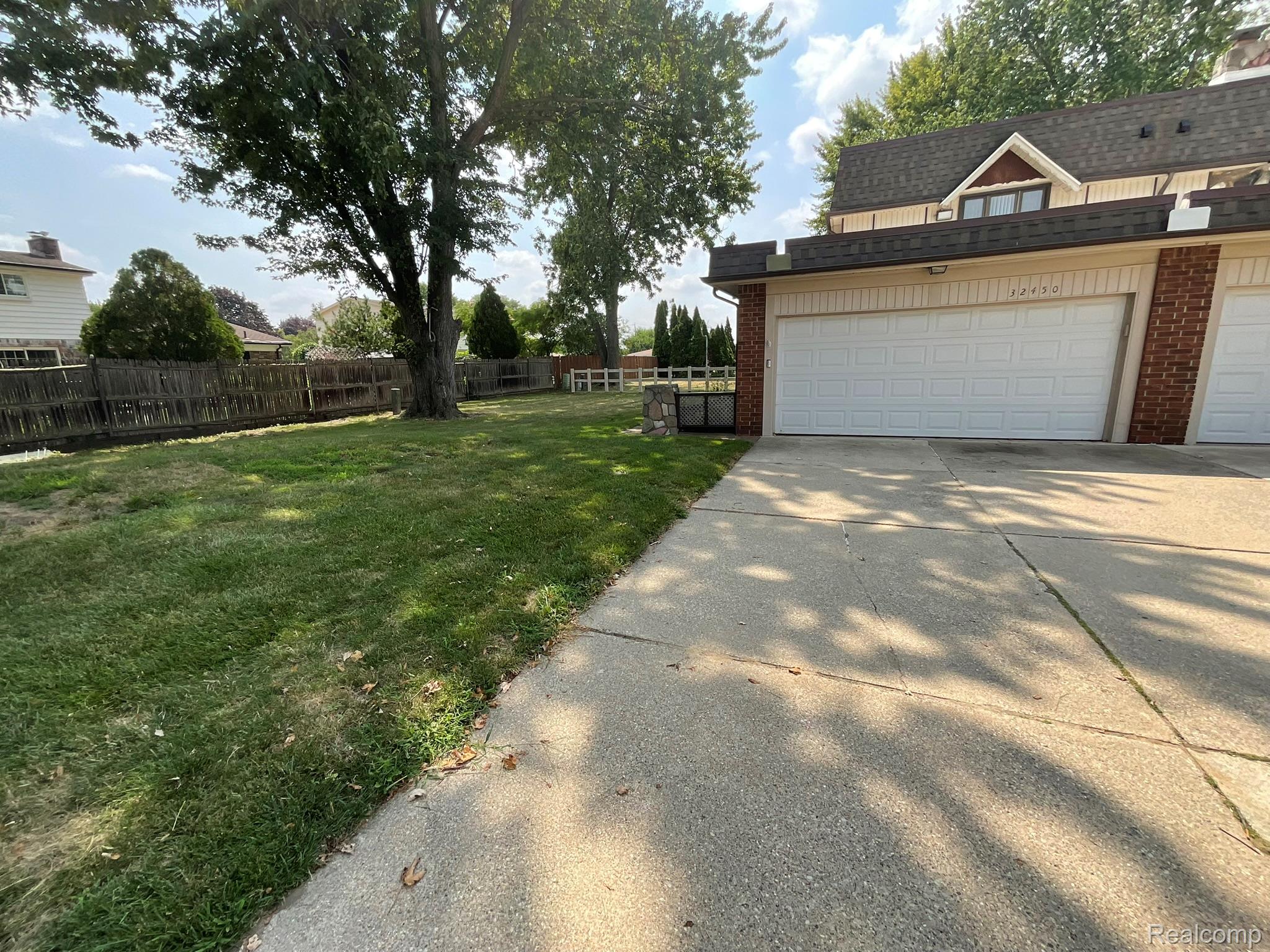 32450 Barclay Square