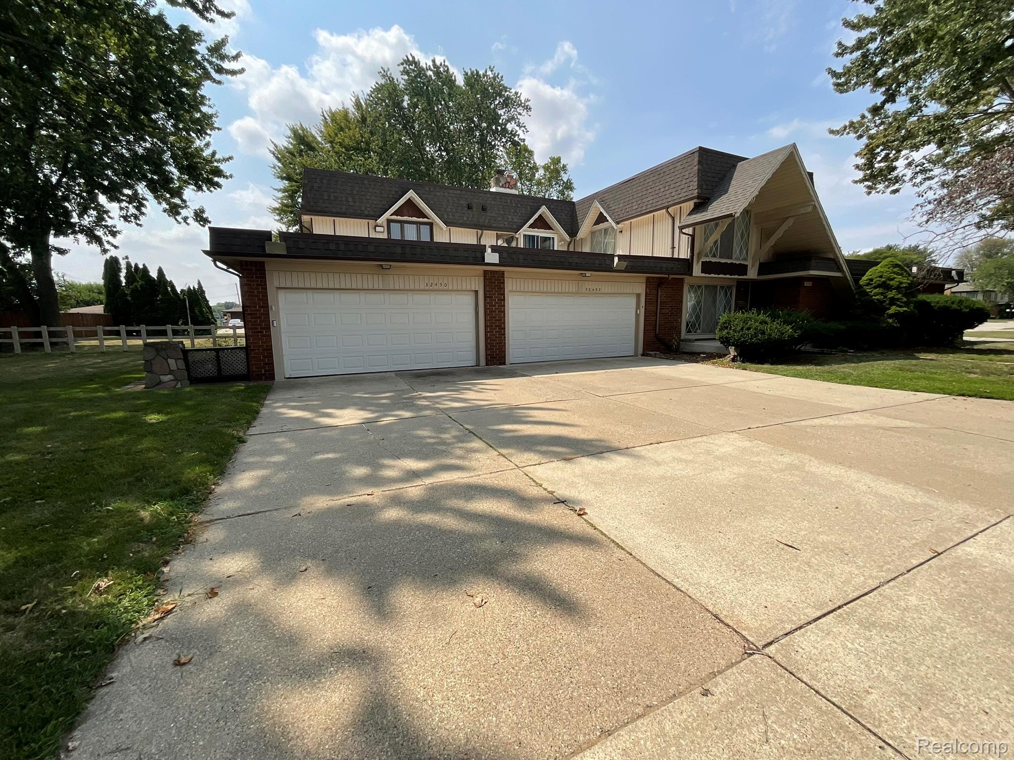 32450 Barclay Square