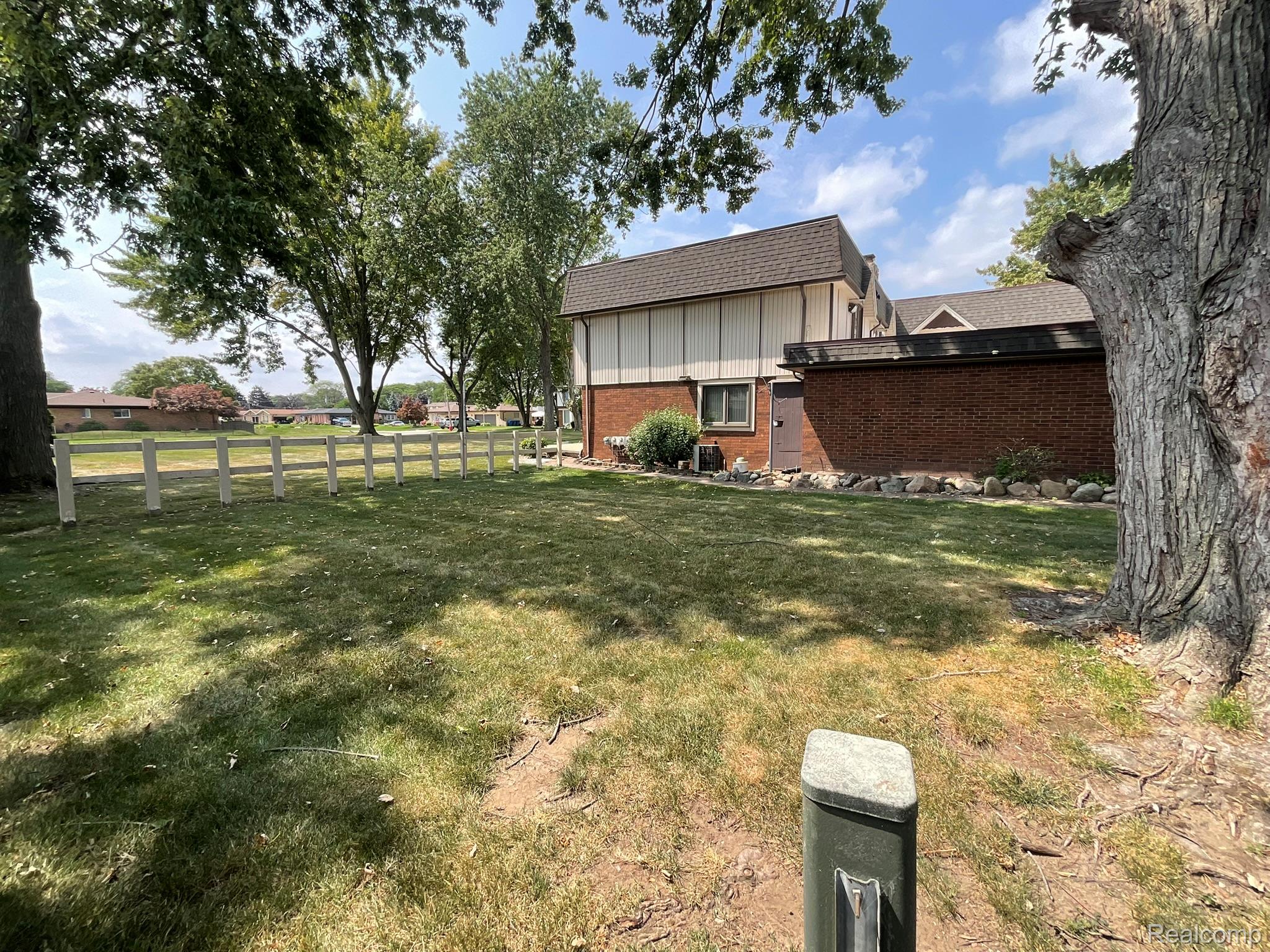 32450 Barclay Square