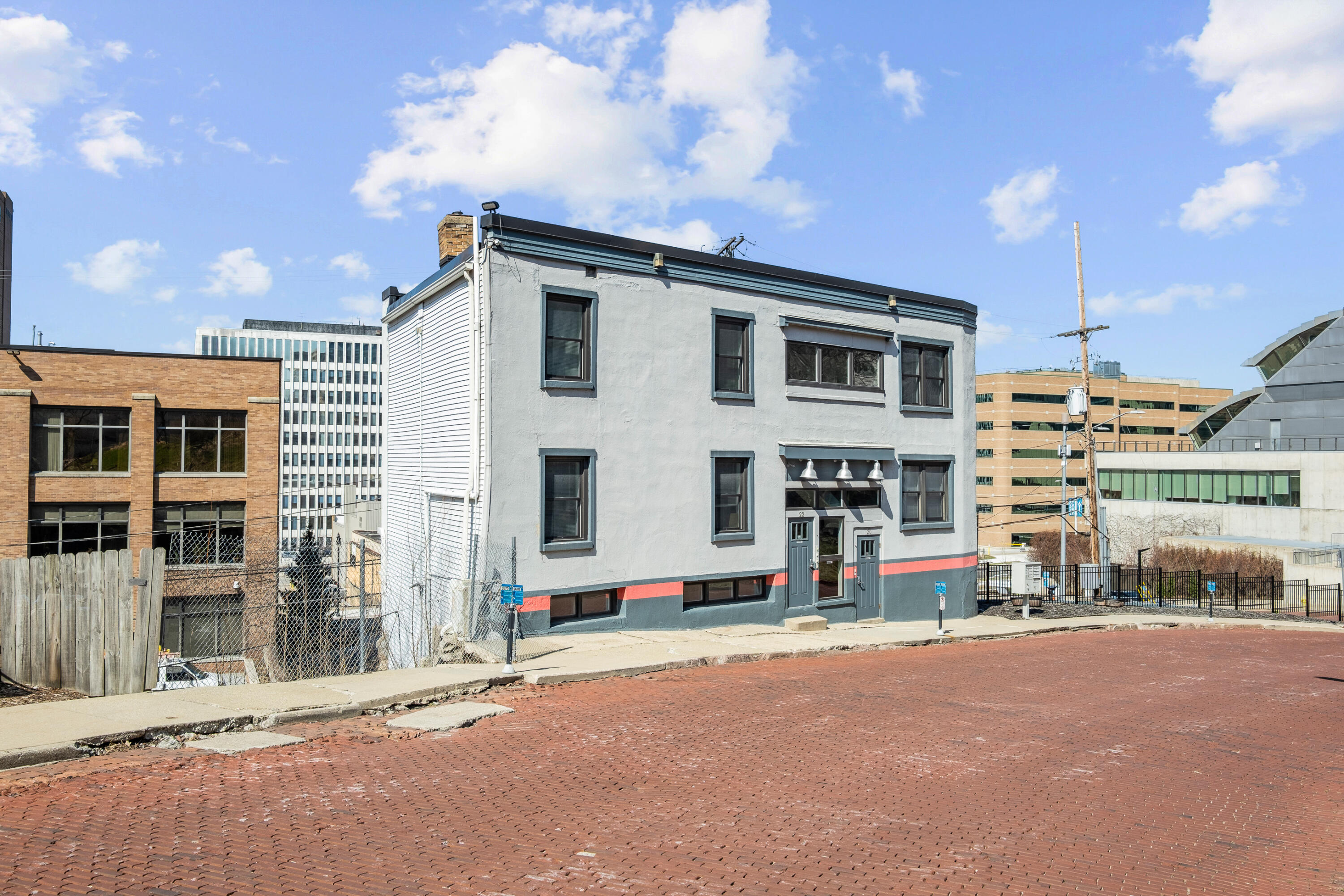 20 & 22 Crescent Street NE