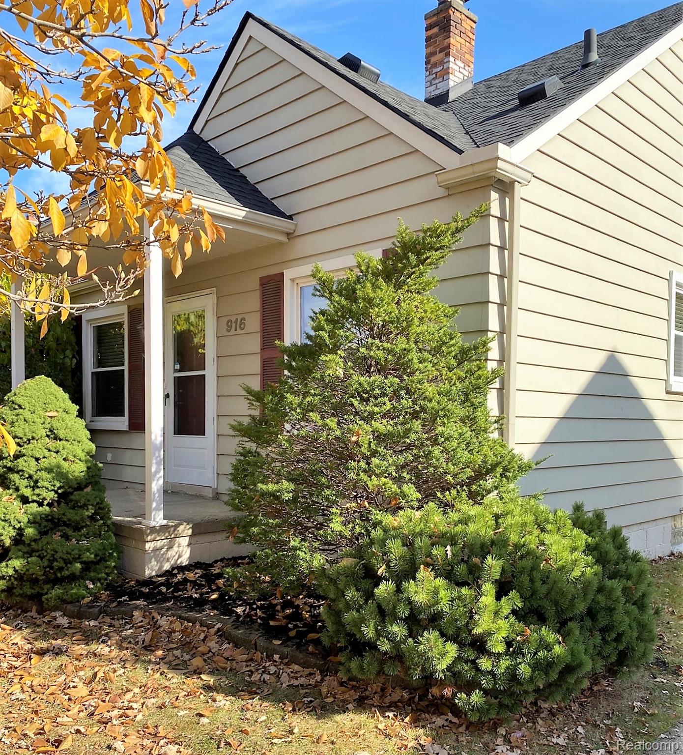 916 N Kenwood Avenue