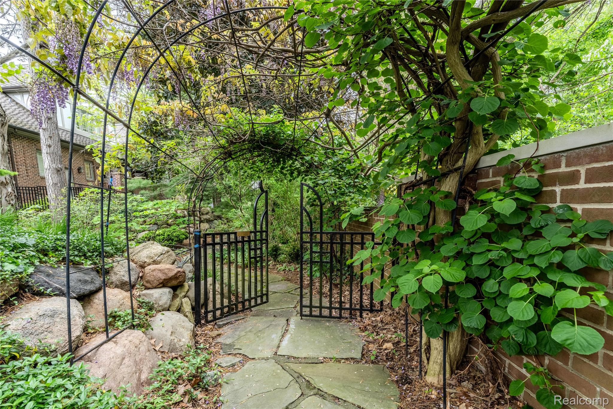 4054 Cranbrook Court