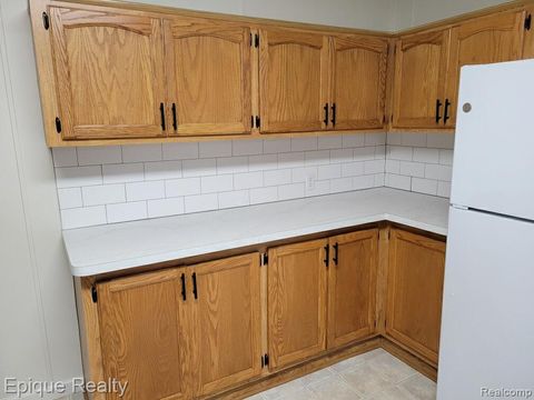 Tiny photo for 271 Lovell Court, Flushing City, MI 48433 (MLS # 20251060795)