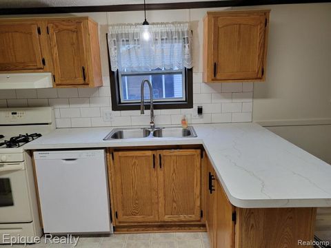 Tiny photo for 271 Lovell Court, Flushing City, MI 48433 (MLS # 20251060795)