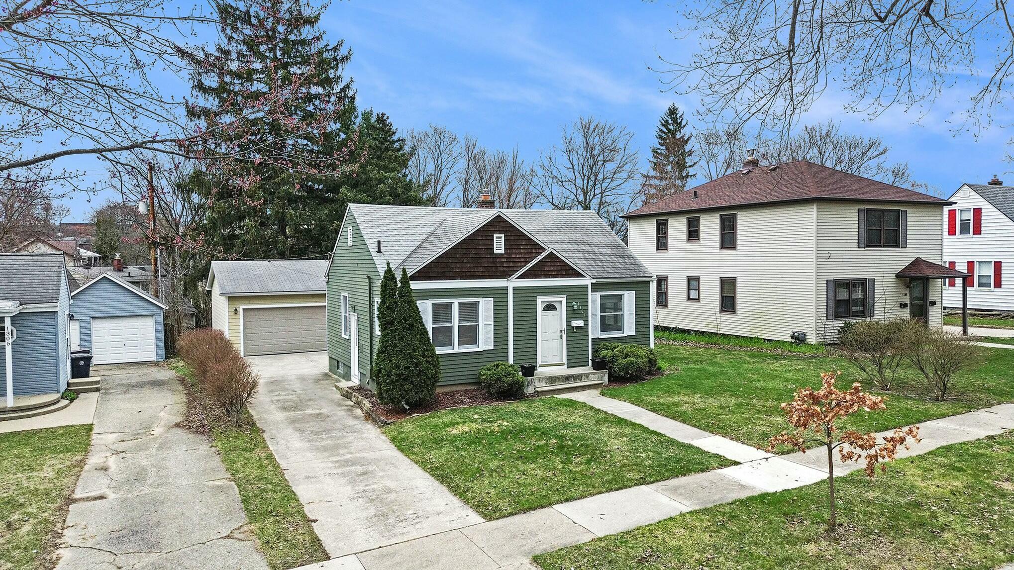 1307 Prescott Avenue