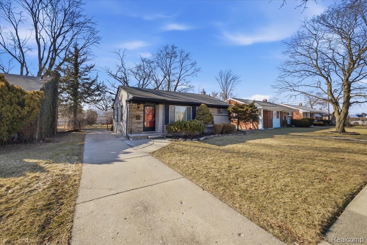 24711 Gardner Street