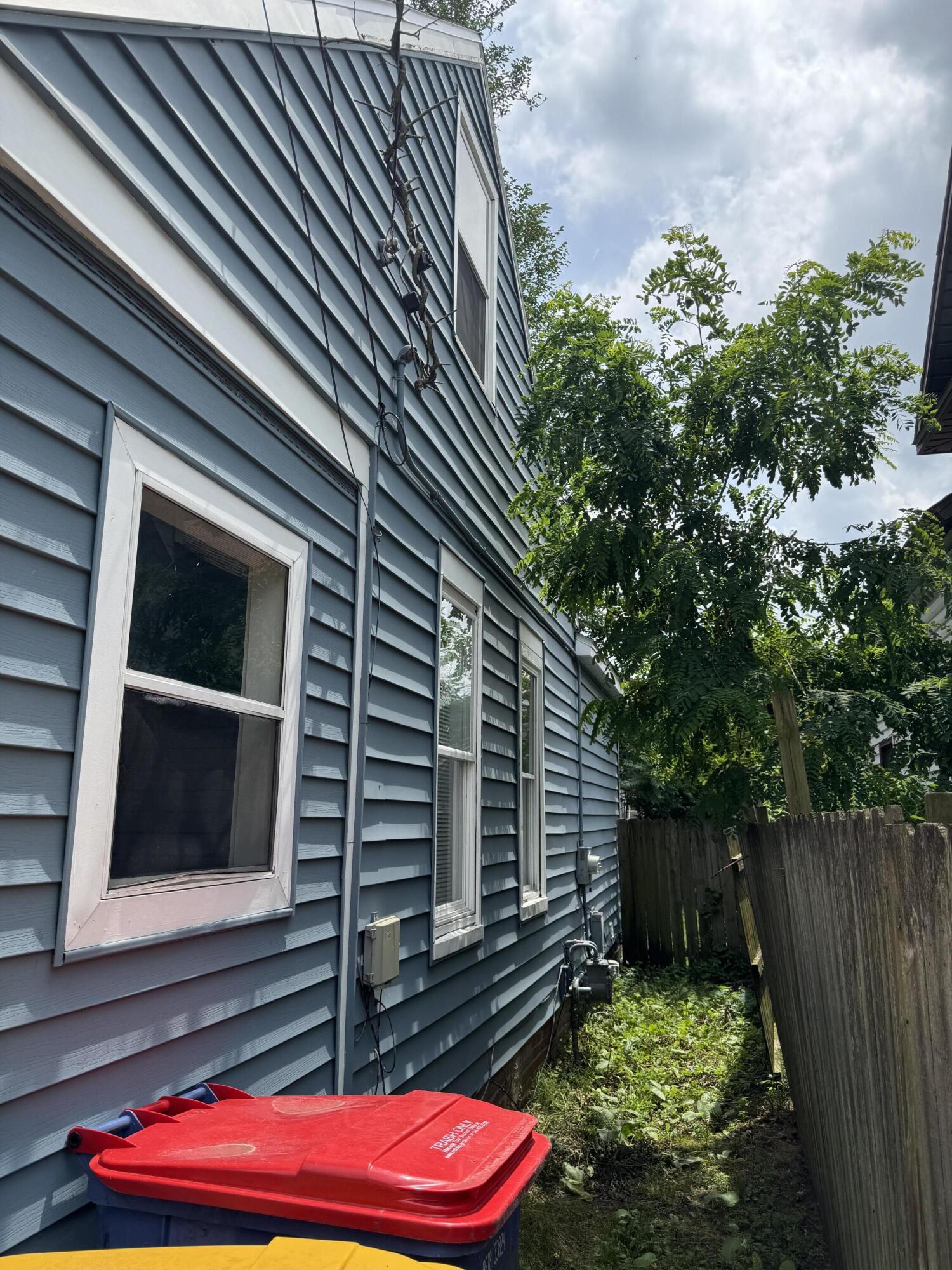 828 Isabella Court SE