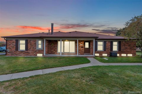 Photo of 14892 Carver Court, Shelby Charter Township, MI 48315 (MLS # 20261014212)