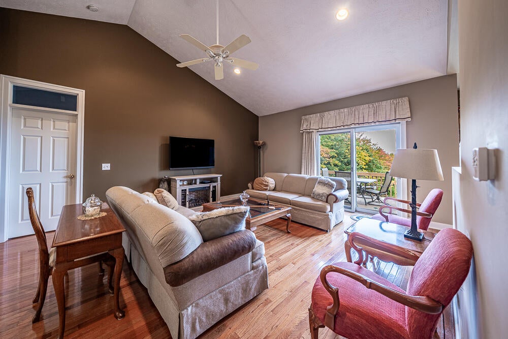 8562 W Woodridge Drive