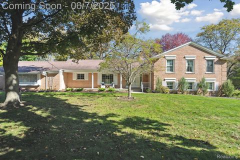 30146 PONDSVIEW Drive Franklin Village MI 48025