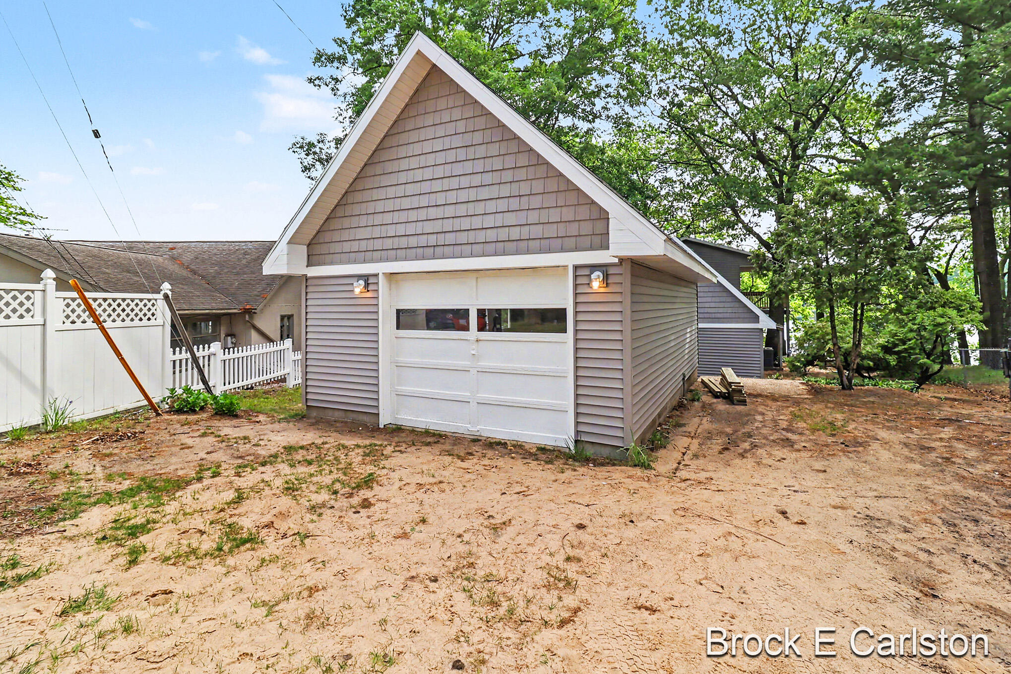 7880 W Lake Road