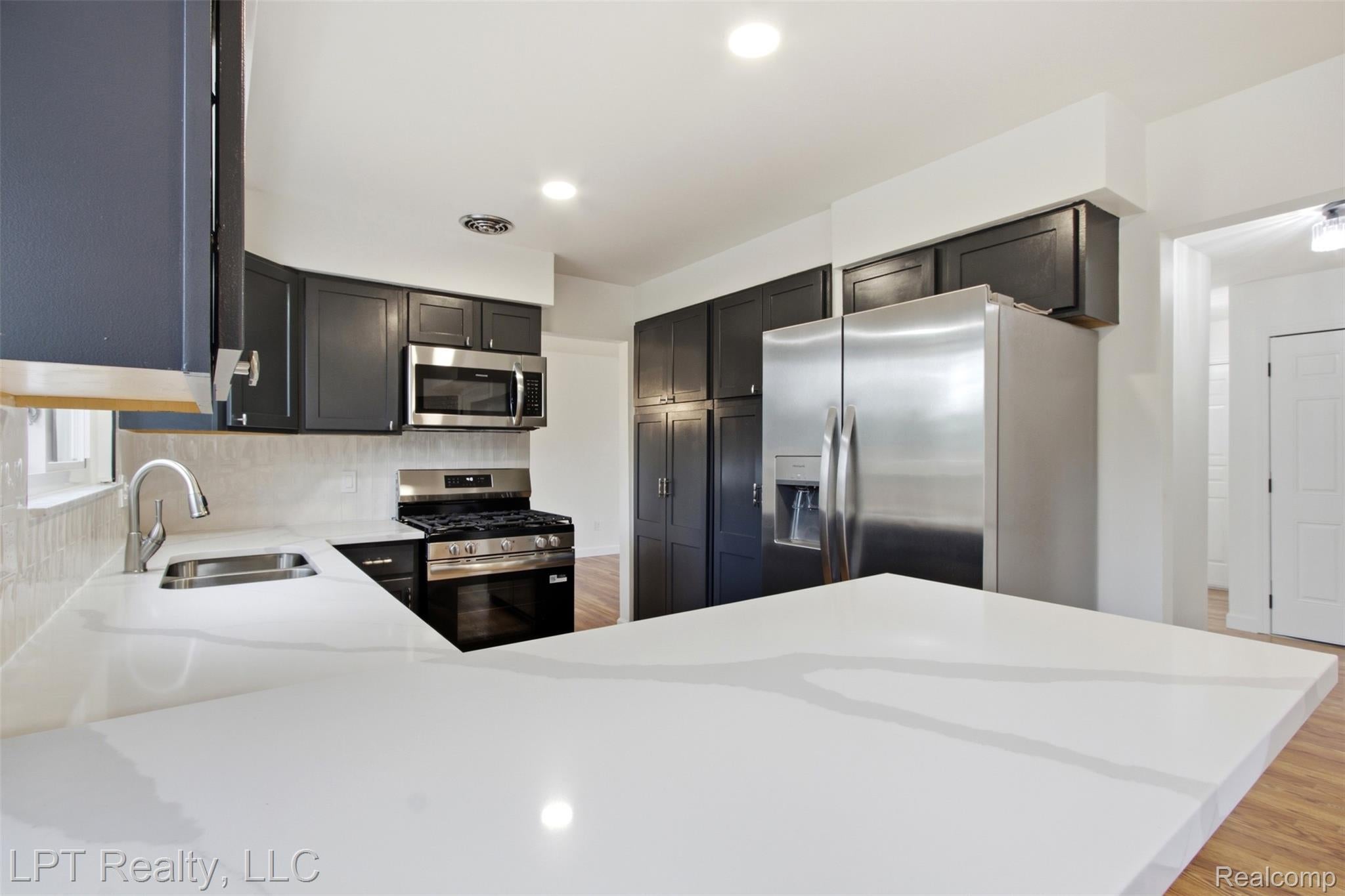 27116 Selkirk Street