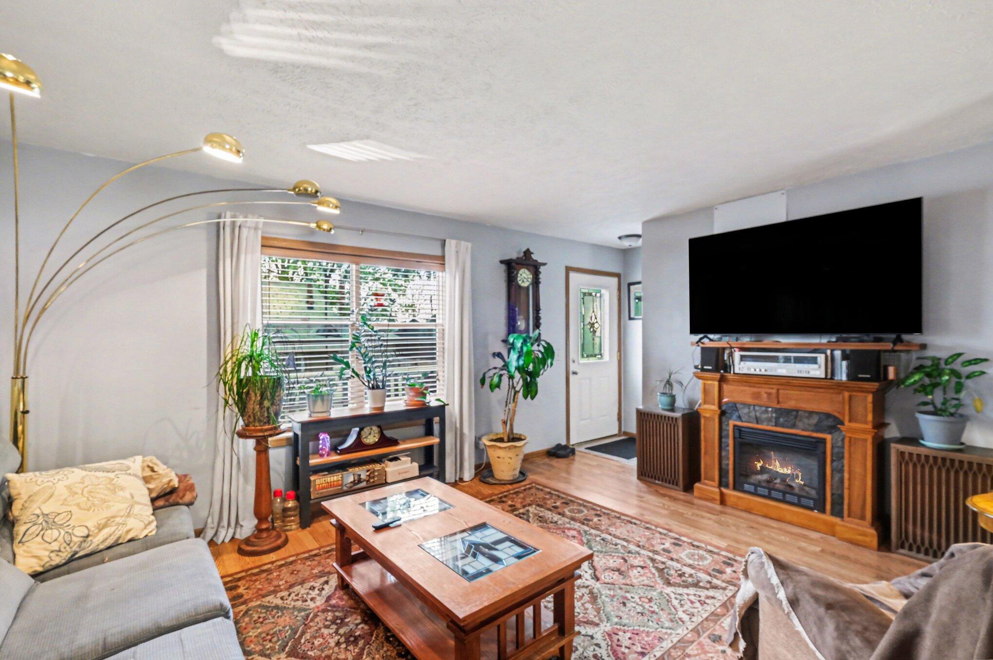 6859 Paradise Park