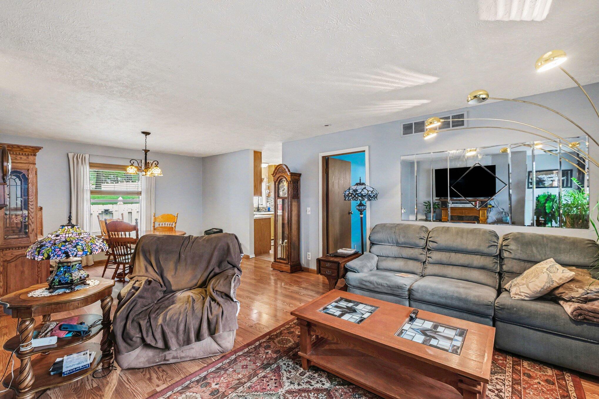 6859 Paradise Park