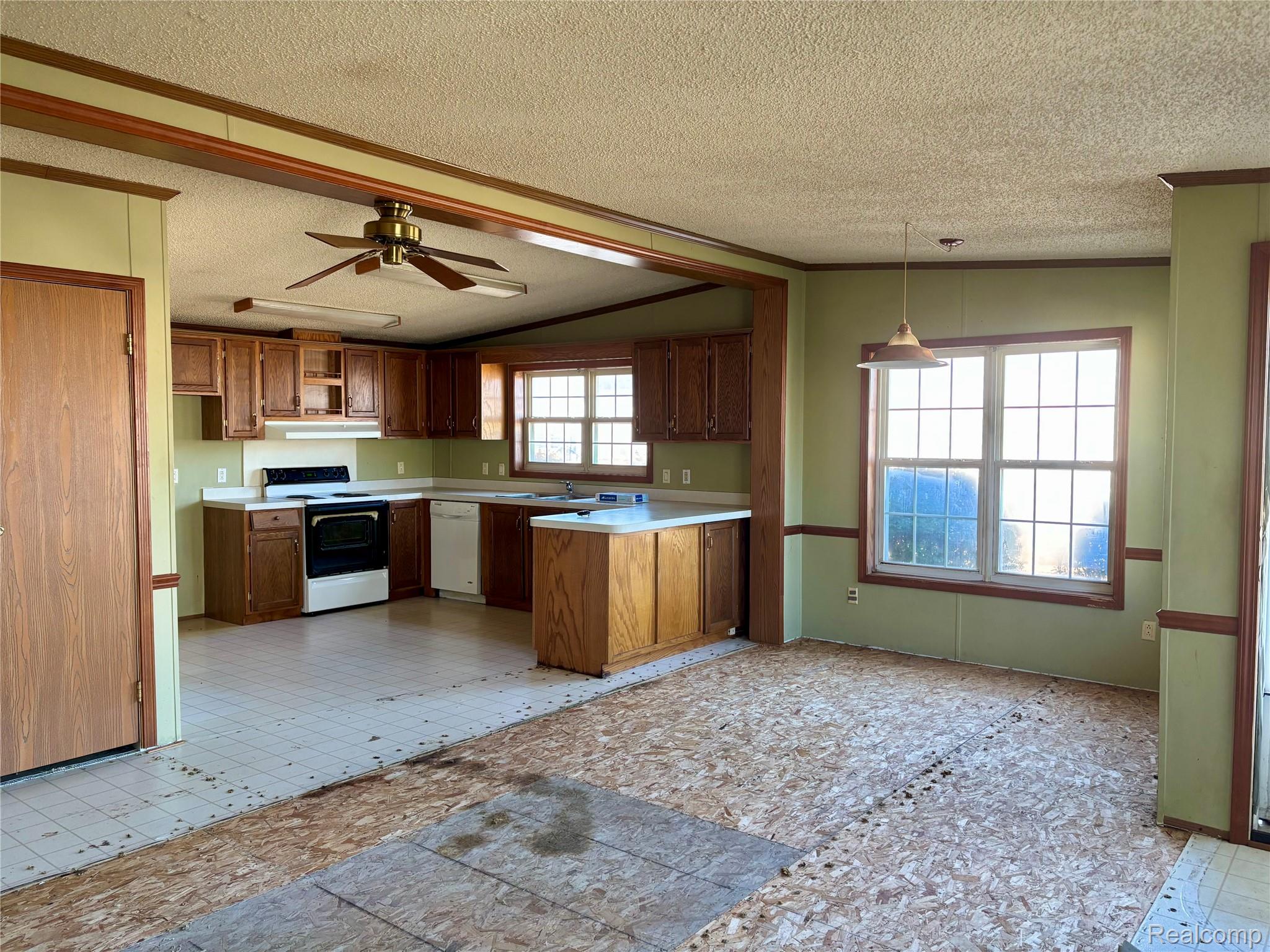 Fort Gratiot Charter Township, Michigan 48059, United States, 2 Bedrooms Bedrooms, ,2 BathroomsBathrooms,Residential,Active,235114