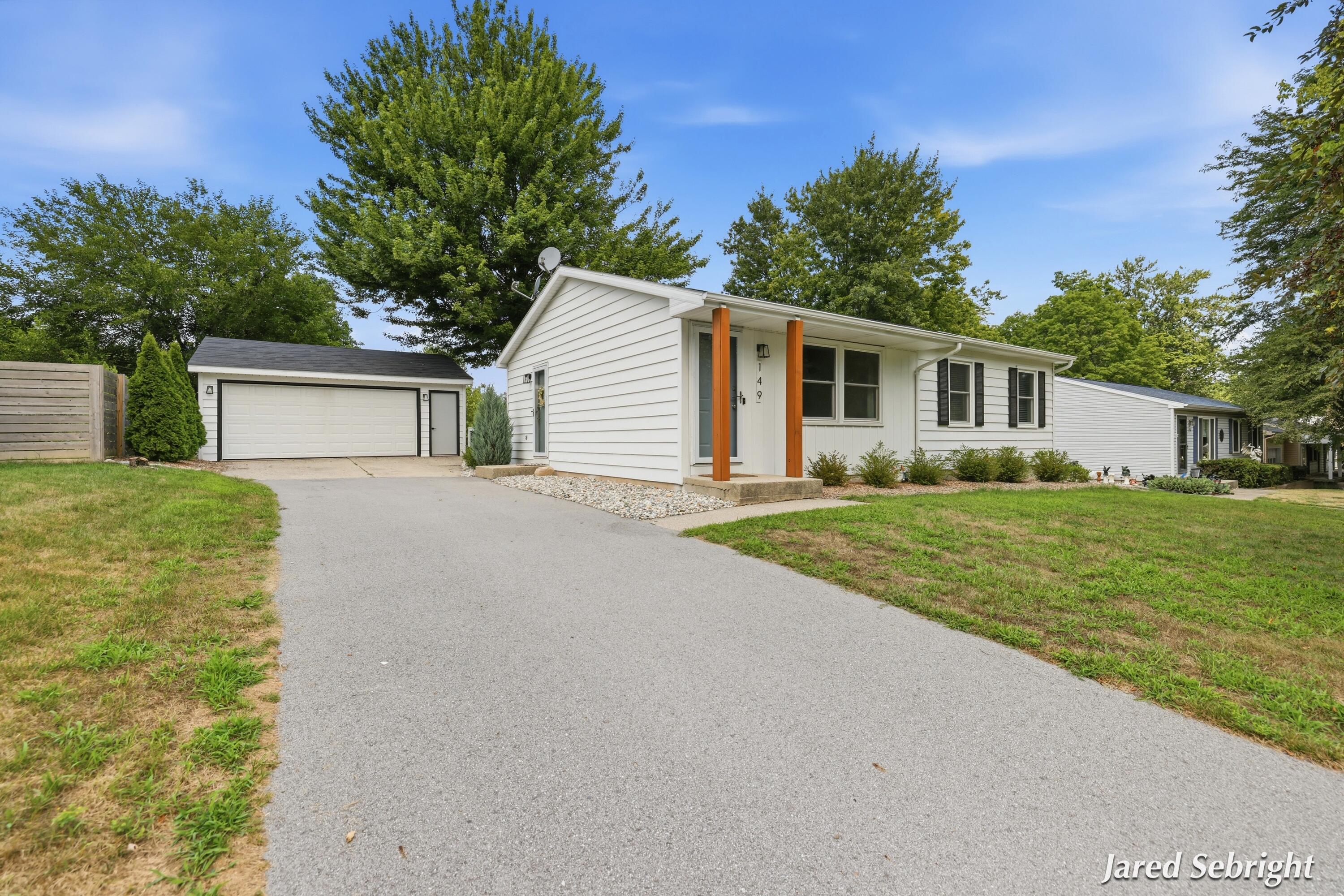 149 Loch Lomond Avenue NE