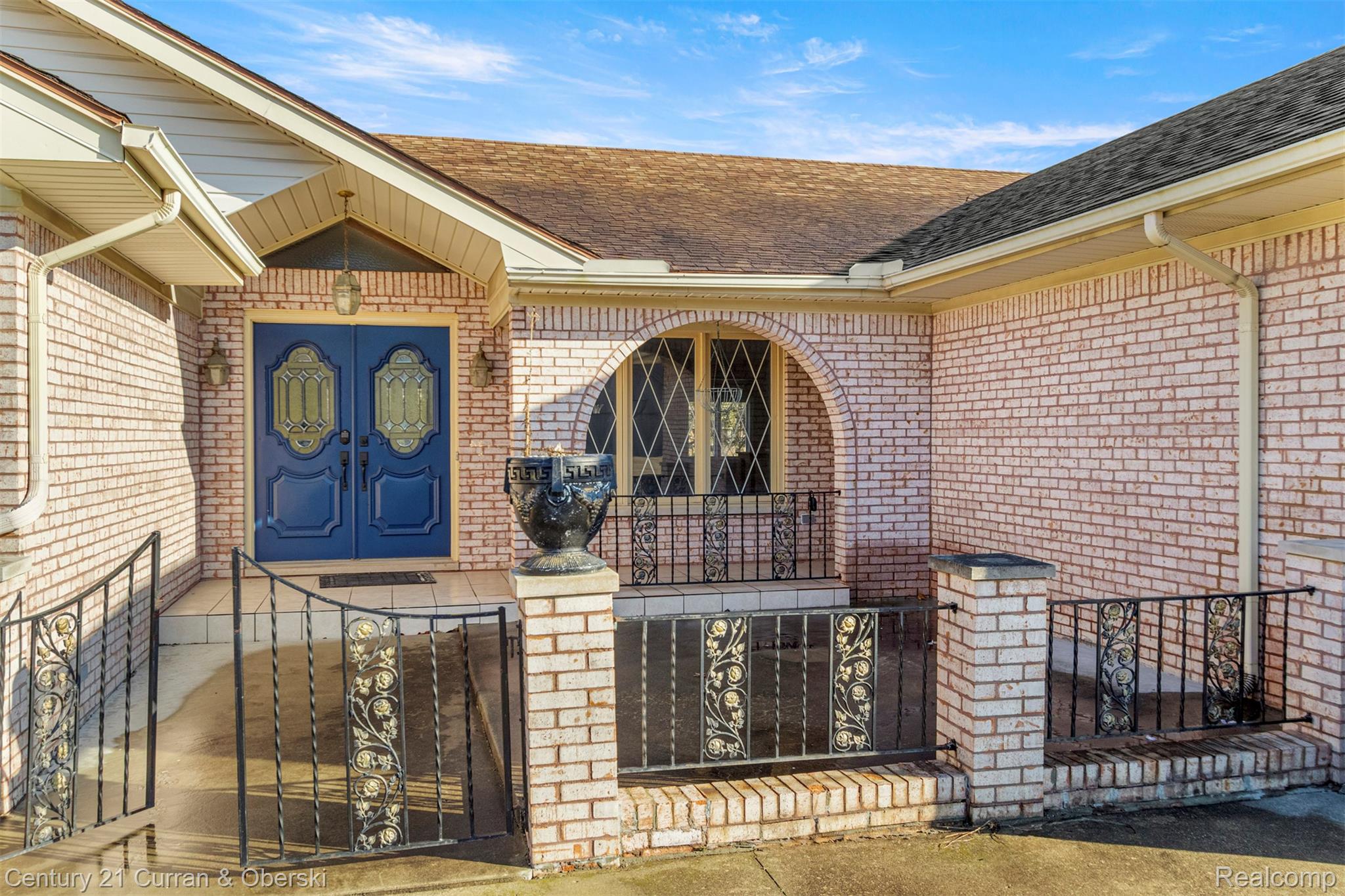 20154 Riverside Drive