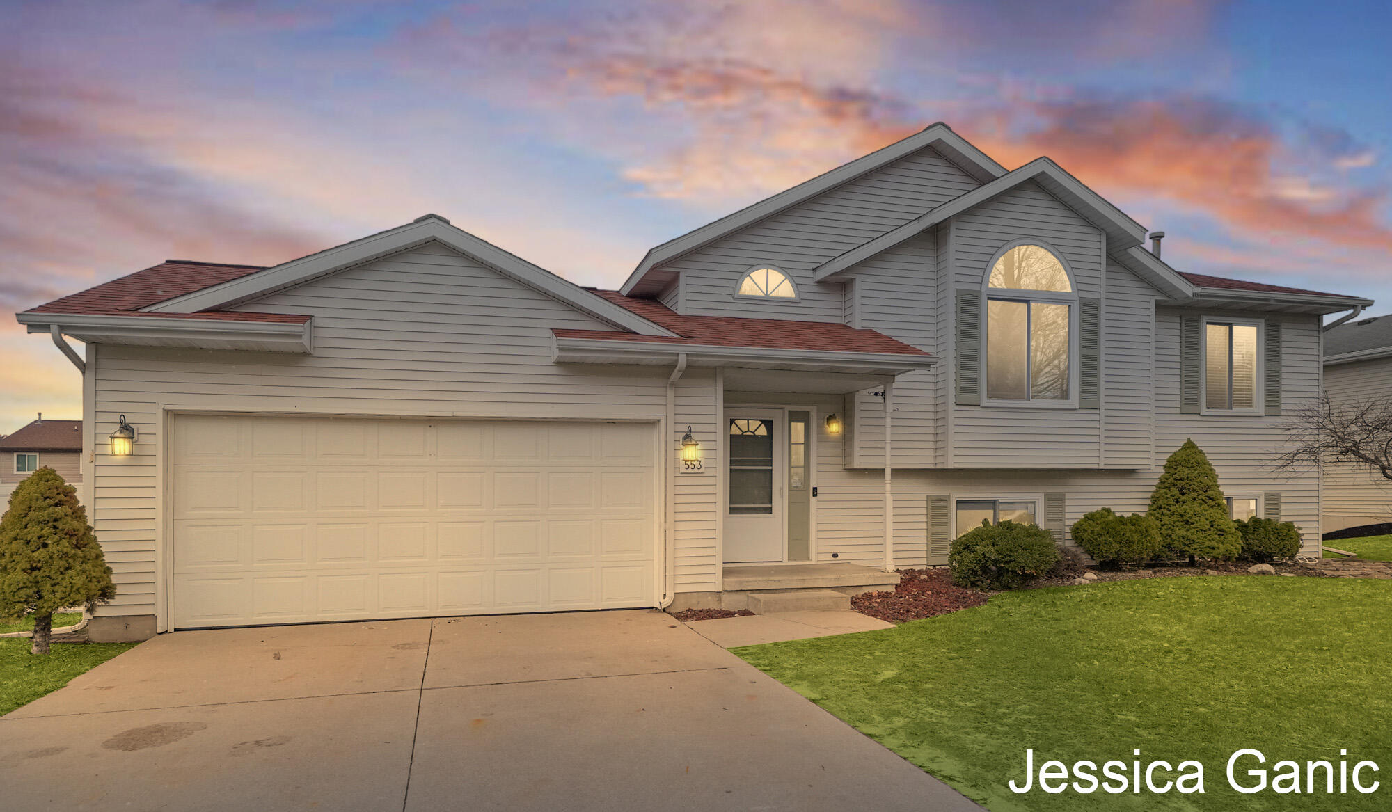 553 Sunmeadow Drive SE