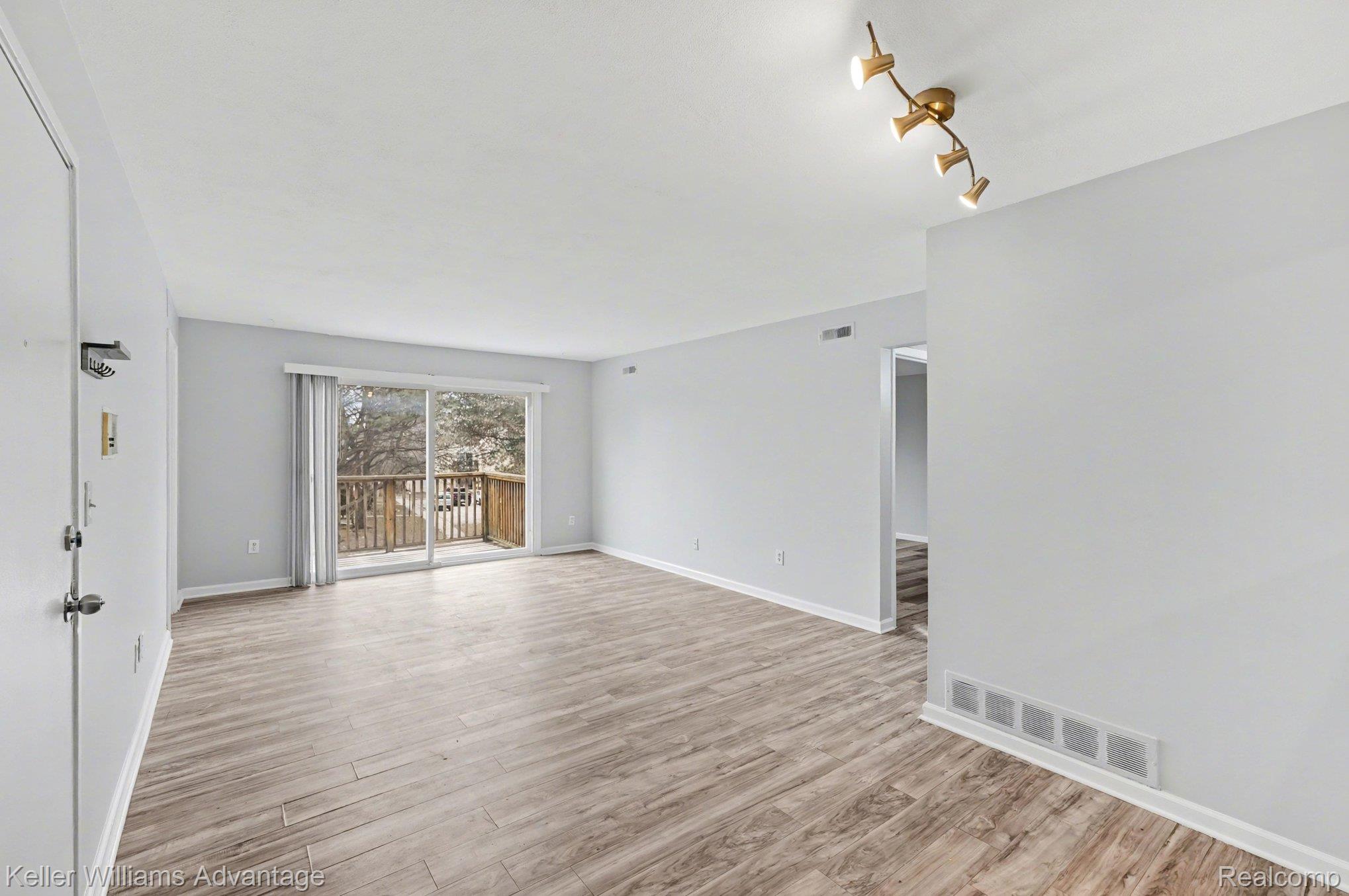 833 Bloomfield Village Boulevard H