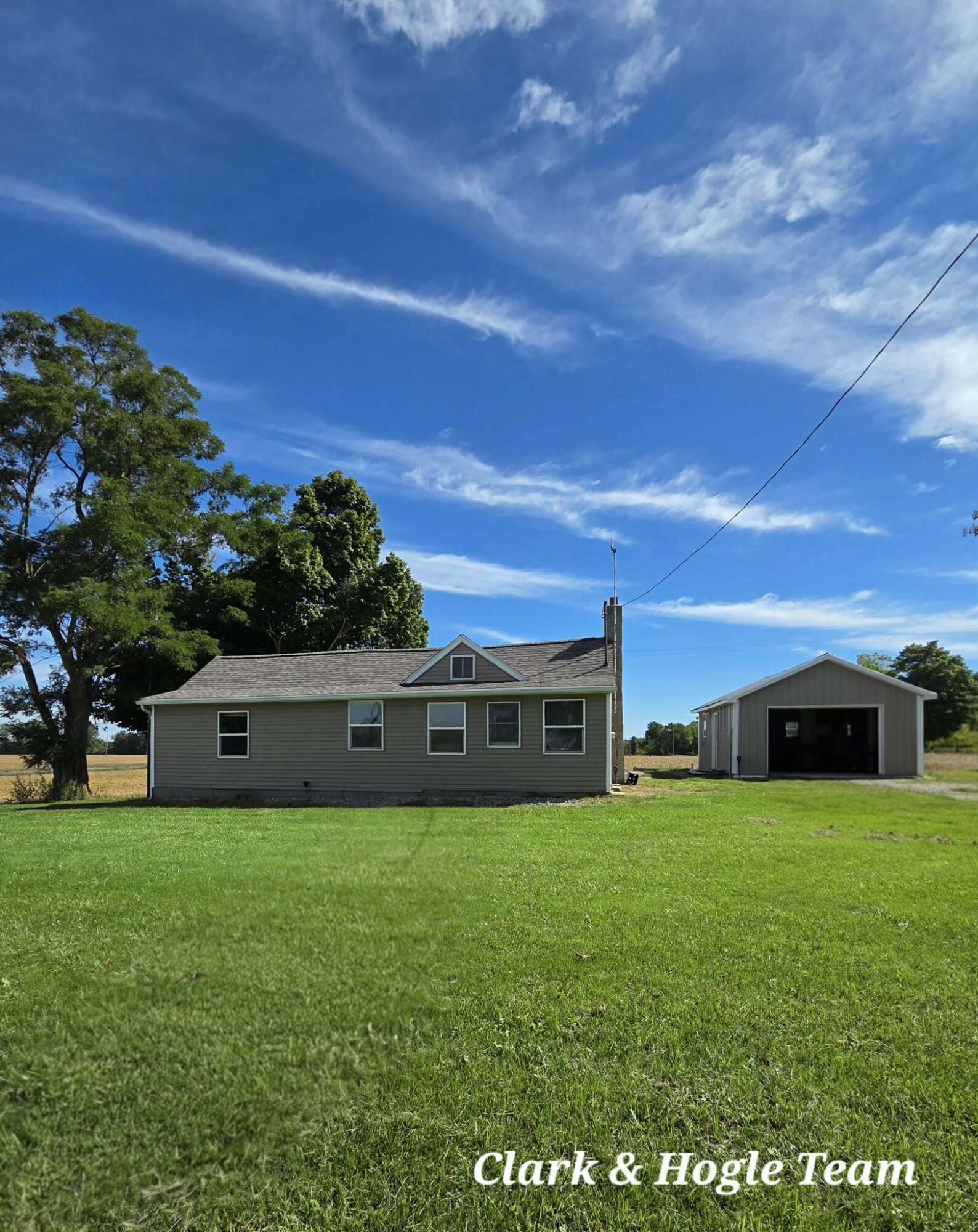 2983 Divine Highway