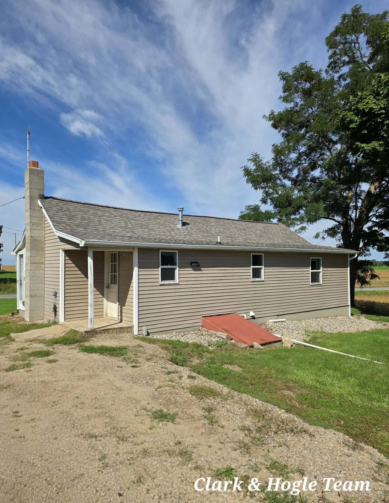 2983 Divine Highway