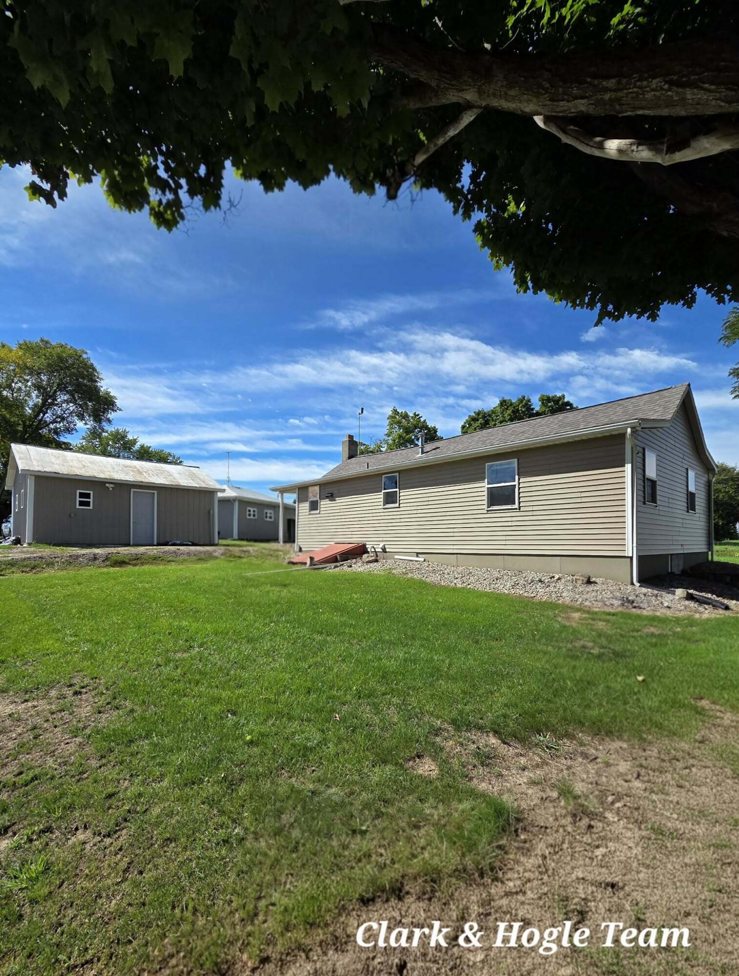 2983 Divine Highway