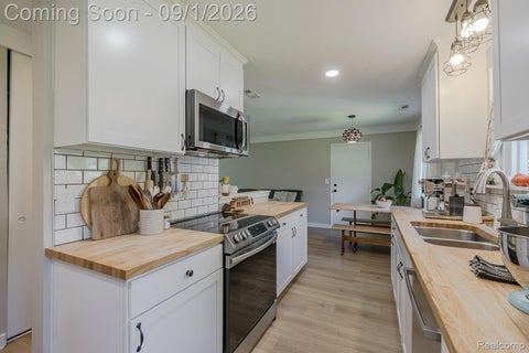Tiny photo for 4600 Independence Drive, Independence Charter Township, MI 48346 (MLS # 20261069308)