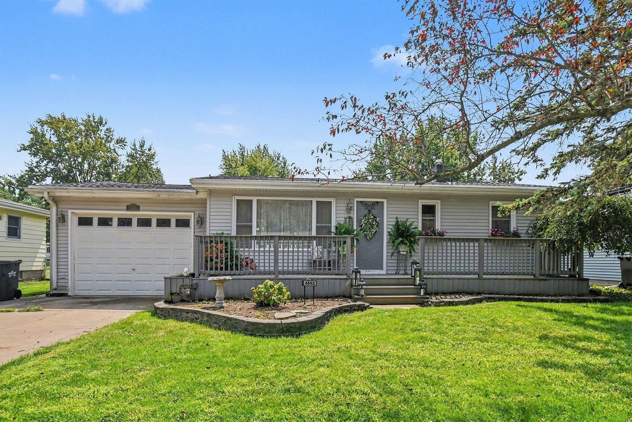 4562 Vista Drive