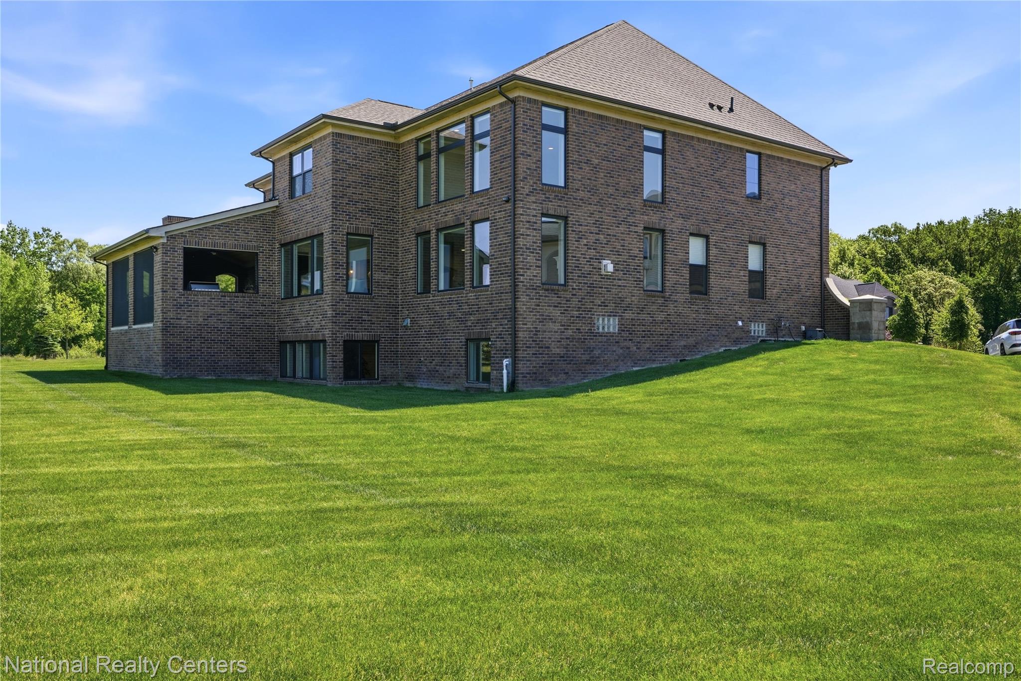 3142 Holburn Court
