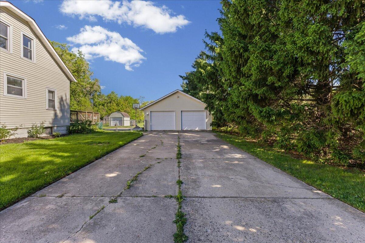 1049 Collier Road