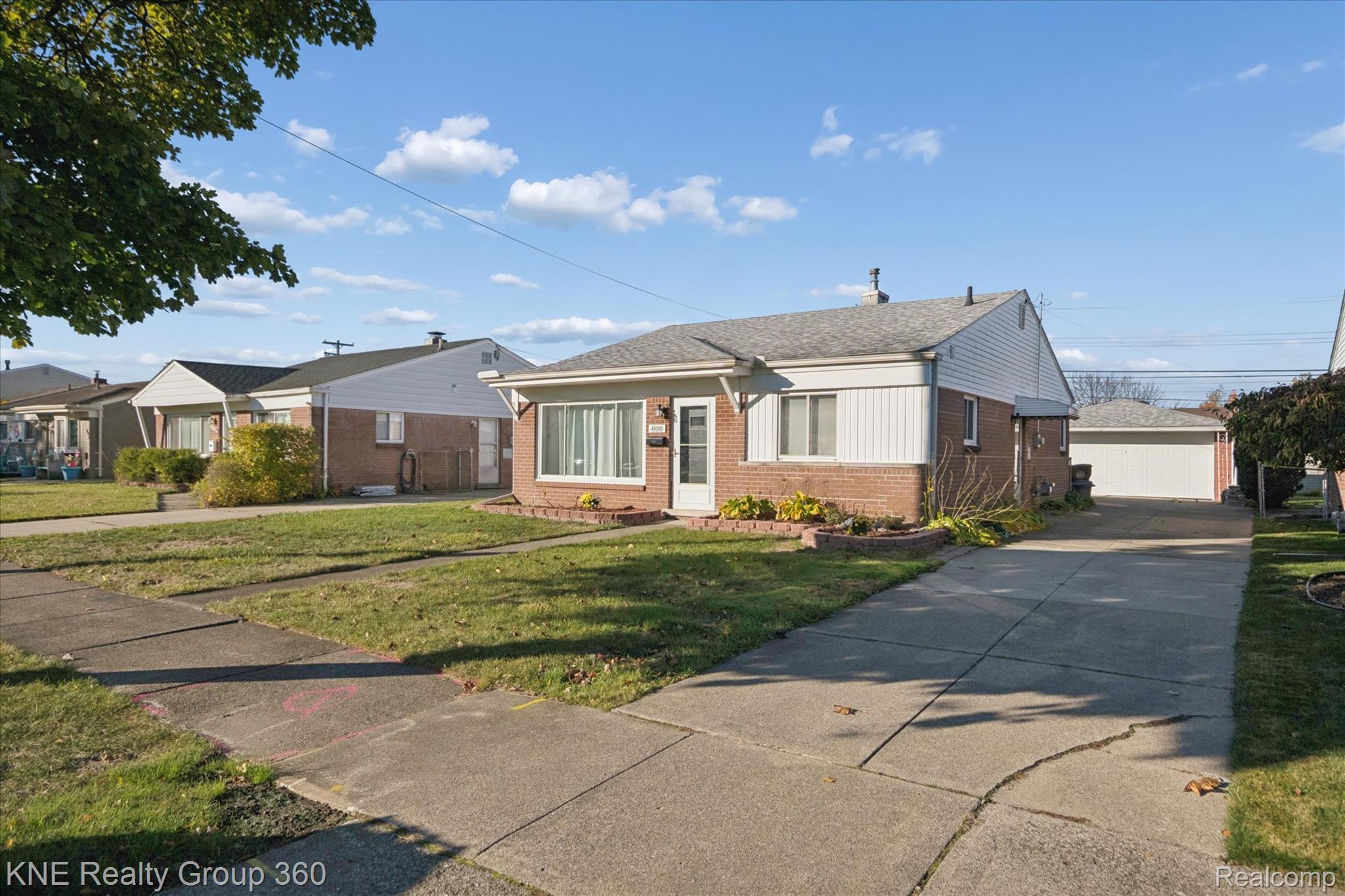 15464 Mulberry Street