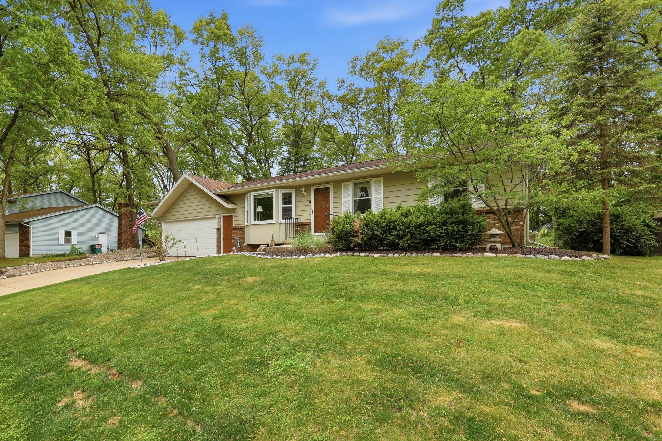 2433 Glen Valley Drive NW