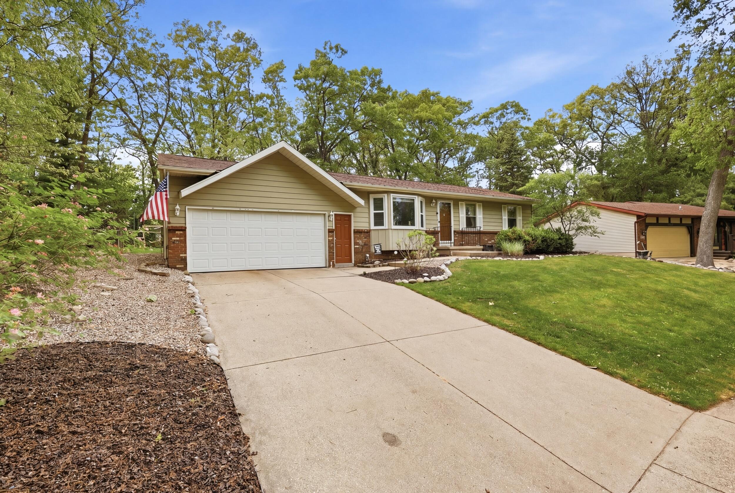 2433 Glen Valley Drive NW