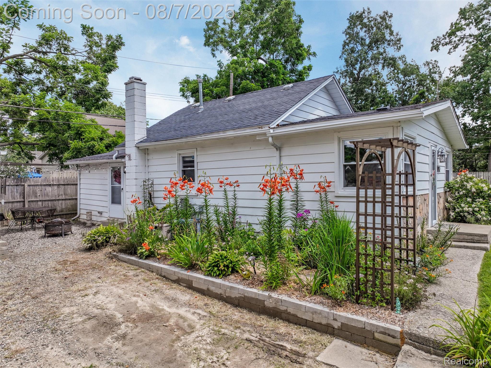 3932 Oak Knoll Road